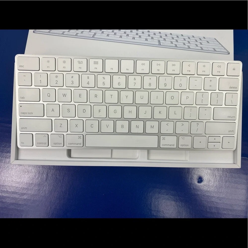 Apple Magic Keyboard - White